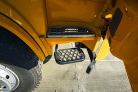 大运F7&nbsp;随车吊驾驶室图片