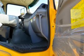 大运F7&nbsp;随车吊驾驶室图片