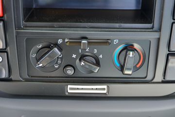 ����ʮͨ ���� 150���� 6�׵��Ų�դʽ�ػ���(STQ5125CCYN6)ͼƬ