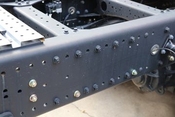 һ����� J6V�ؿ� �캽�� 600���� 6X4 LNGǣ����(Һ��)(CA4250P66M25T1AE6)ͼƬ