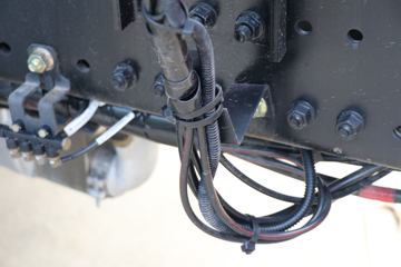 һ����� J6V�ؿ� �캽�� 600���� 6X4 LNGǣ����(Һ��)(CA4250P66M25T1AE6)ͼƬ