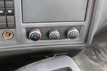 �й�����HOWO ���� 140���� 4.15��AMT�Զ������������ῨͼƬ