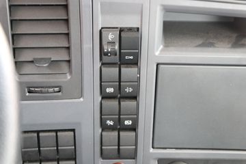 �й�����HOWO ���� 140���� 4.15��AMT�Զ������������ῨͼƬ