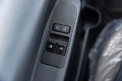 中国重汽HOWO 悍将 151马力 4.15米单排厢式轻卡(ZZ5047XXYG3215F144B)