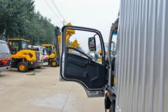 中国重汽HOWO 悍将 151马力 4.15米单排厢式轻卡(ZZ5047XXYG3215F144B)