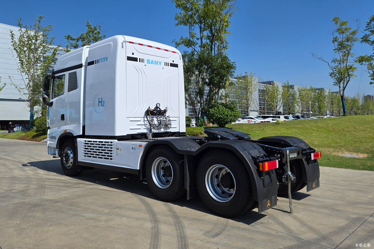【图】三一重卡 江山版 6X4 氢燃料牵引车(SYM42503SWFCEV15)_实拍图片_1960576_卡车之家