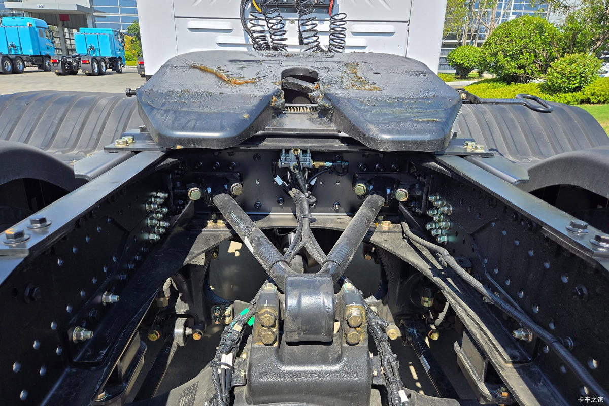 【图】三一重卡 江山版 6X4 氢燃料牵引车(SYM42503SWFCEV15)_实拍图片_1960628_卡车之家