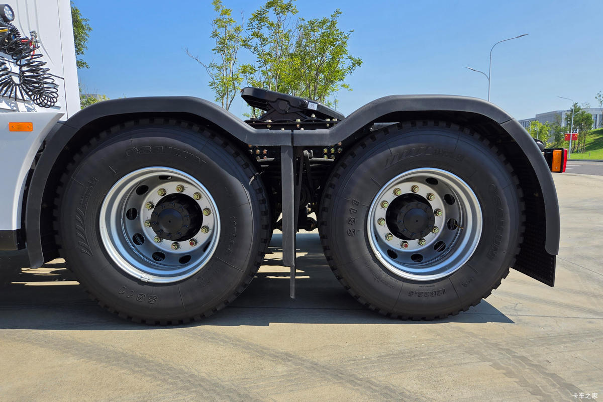 【图】三一重卡 江山版 6X4 氢燃料牵引车(SYM42503SWFCEV15)_实拍图片_1960628_卡车之家