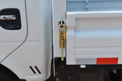 东风途逸 T5  95马力 4.05米单排栏板小卡(EQ1043S16DC)