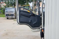 中国重汽HOWO 悍将 160马力 4.15米单排厢式轻卡(ZZ5047XXYF3114F144)