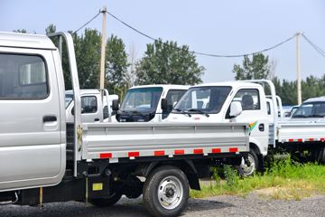 ����;�� T3(ԭС����W) 1.6L 123���� ���� 2.5��˫������С��(EQ1034D60Q4D)ͼƬ