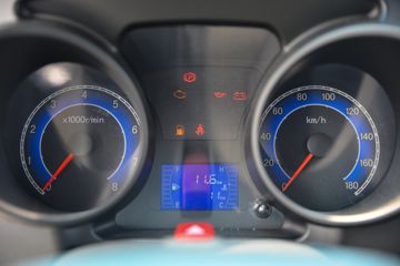 ����;�� T3 1.3L 91���� 2.7��˫������С��(EQ1036D60Q4A)ͼƬ