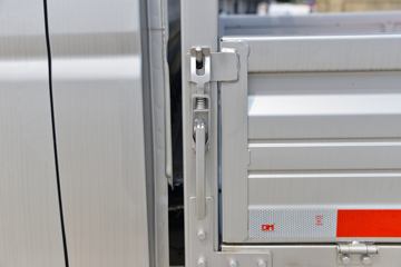 SRM��Դ ��S1 1.4L 102���� 2.7�׵�������΢��(��̥)ͼƬ