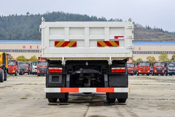 ���� ��¡ ������ 180���� 4X2 3.8����ж��(��ʿ��10��)(DYQ3181D6AB)ͼƬ