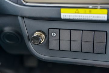 ���� ��¡ ������ 180���� 4X2 3.8����ж��(��ʿ��10��)(DYQ3181D6AB)ͼƬ