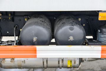 ���� ��¡ ������ 180���� 4X2 3.8����ж��(��ʿ��10��)(DYQ3181D6AB)ͼƬ