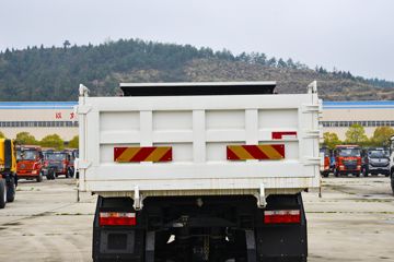 ���� ��¡ ������ 180���� 4X2 3.8����ж��(��ʿ��10��)(DYQ3181D6AB)ͼƬ