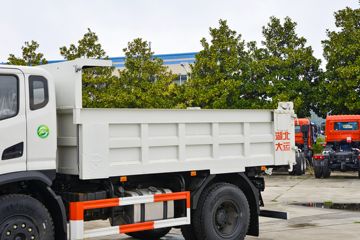 ���� ��¡ ������ 180���� 4X2 3.8����ж��(��ʿ��10��)(DYQ3181D6AB)ͼƬ