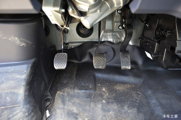 疯狂促销,直降0.8万!太原市金杯T5载货车系列优惠价