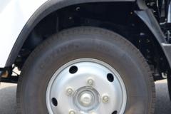 庆铃 五十铃KV100 131马力 4.205米单排栏板轻卡(QL1043FMHA)