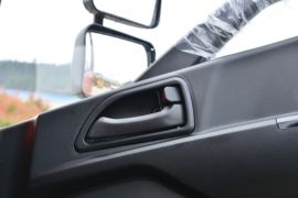 大运G6&nbsp;平板运输车驾驶室图片