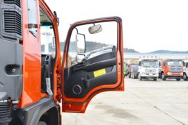 大运G6&nbsp;平板运输车驾驶室图片