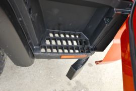 大运G6&nbsp;平板运输车驾驶室图片