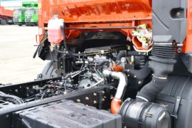 大运G6&nbsp;平板运输车底盘图片