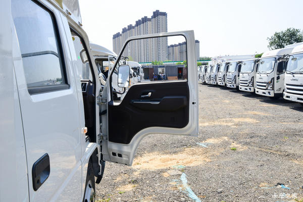 疯狂促销,直降0.5万!佛山市顺达窄体载货车系列优惠价