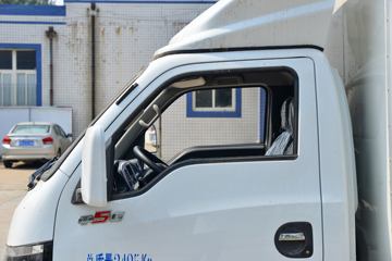 ����;�� T5 ��ȿ� ��׼�� 1.6L 105���� CNG 3.8�׵�����ʽС��(����)ͼƬ