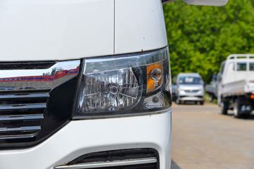 ����;�� T5 ��ȿ� ��׼�� 1.6L 105���� CNG 3.8�׵�����ʽС��(����)ͼƬ