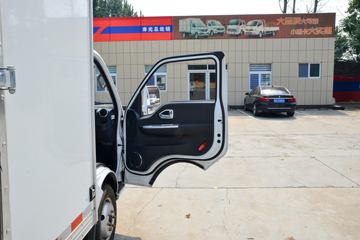 ����;�� T5 ��ȿ� ��׼�� 1.6L 105���� CNG 3.8�׵�����ʽС��(����)ͼƬ