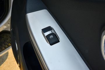 ����;�� T5 ��ȿ� ��׼�� 1.6L 105���� CNG 3.8�׵�����ʽС��(����)ͼƬ