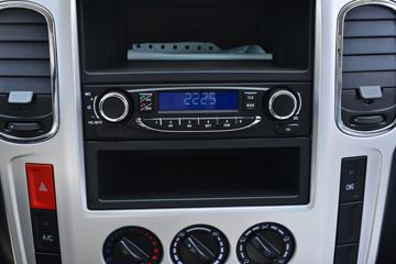 ����;�� T5 ��ȿ� ��׼�� 1.6L 105���� CNG 3.8�׵�����ʽС��(����)ͼƬ