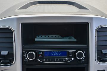 ����;�� T5 ��ȿ� ��׼�� 1.6L 105���� CNG 3.8�׵�����ʽС��(����)ͼƬ