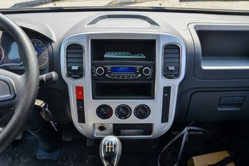 ����;�� T5 ��ȿ� ��׼�� 1.6L 105���� CNG 3.8�׵�����ʽС��(����)ͼƬ