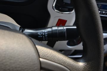 ����;�� T5 ��ȿ� ��׼�� 1.6L 105���� CNG 3.8�׵�����ʽС��(����)ͼƬ