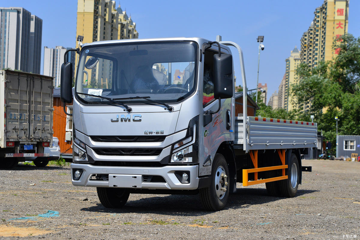 江铃 凯运+蓝鲸 宽体 152马力 4.2米单排栏板轻卡