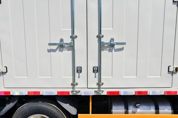    150 4.2׵ʽῨ()(JX5046XXYTGA26)ͼƬ