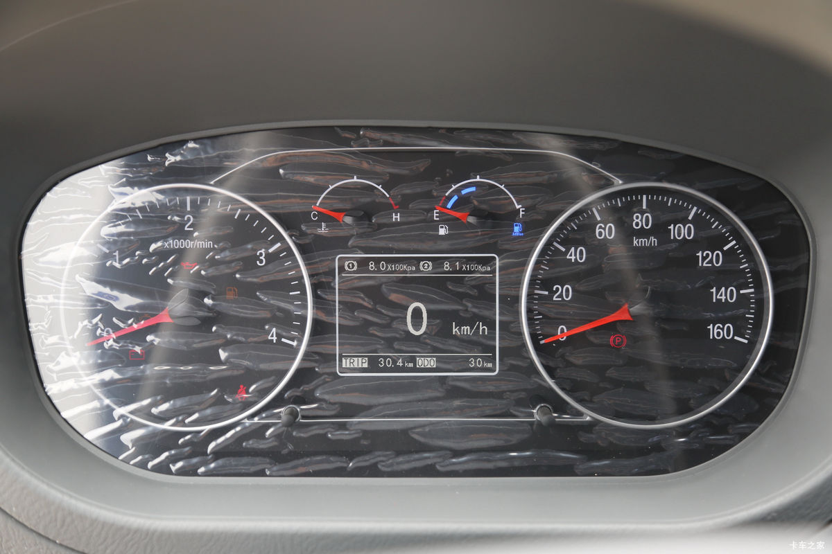 �������� ʱ�����726 151���� 4X2 2.8���Ű���ж����ʻ��                                               