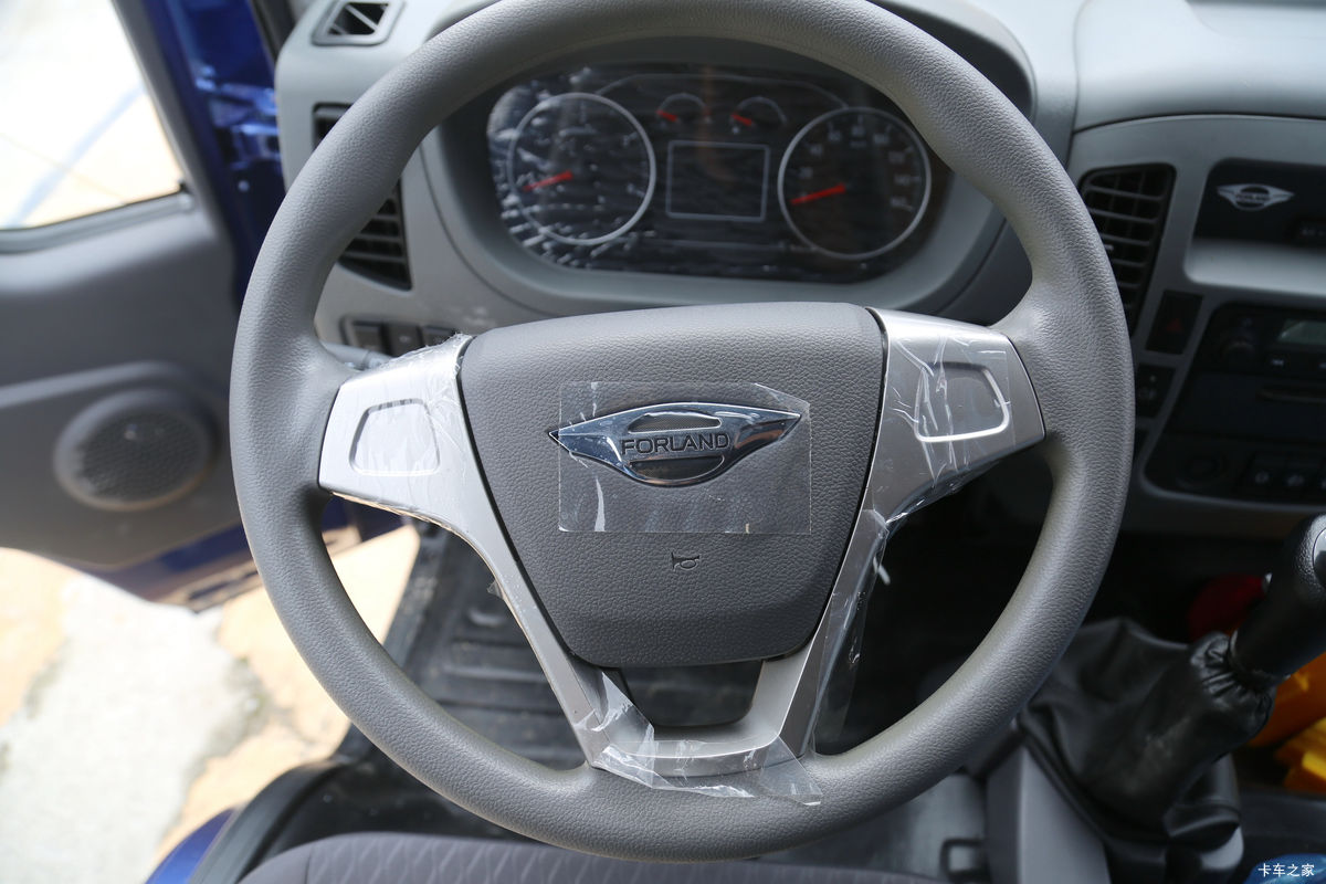 �������� ʱ�����726 151���� 4X2 2.8���Ű���ж����ʻ��                                               