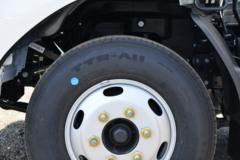 江铃 凯运＋ 中体 129马力 4X2 4.02米冷藏车(国六)(JX5044XLCTGA26)
