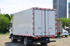 江铃 凯威宽体 127马力 4.08米单排厢式轻卡(国六)(气刹)(JX5045XXYTGD26)