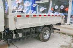 福田瑞沃 骁运S1 115马力 3.25米排半栏板轻卡(BJ1045V9JBA-57)