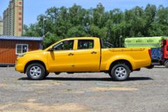 江铃 宝典 2023款 2.5T柴油 140马力 手动两驱 长轴双排皮卡