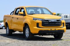 江铃 宝典 2023款 2.5T柴油 140马力 手动两驱 长轴双排皮卡