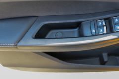 江铃 宝典 2023款 2.5T柴油 140马力 手动两驱 长轴双排皮卡