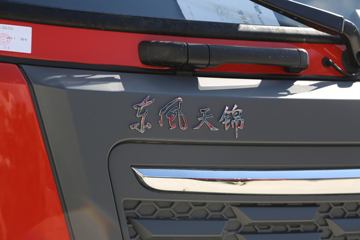 �������ó� ���VR 180���� 4X2 4����ж��(����)ͼƬ