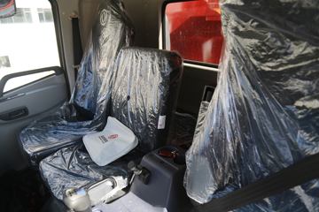 �������ó� ���VR 180���� 4X2 4����ж��(����)ͼƬ