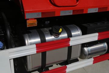 �������ó� ���VR 180���� 4X2 4����ж��(����)ͼƬ